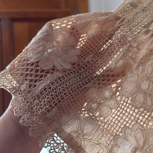 HAZEL Lace Top - Picture 4 of 7